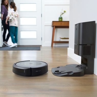Robotski-usisivac-iRobot-Roomba-i3558