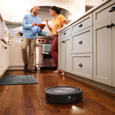 iRobot_Roomba_j7158